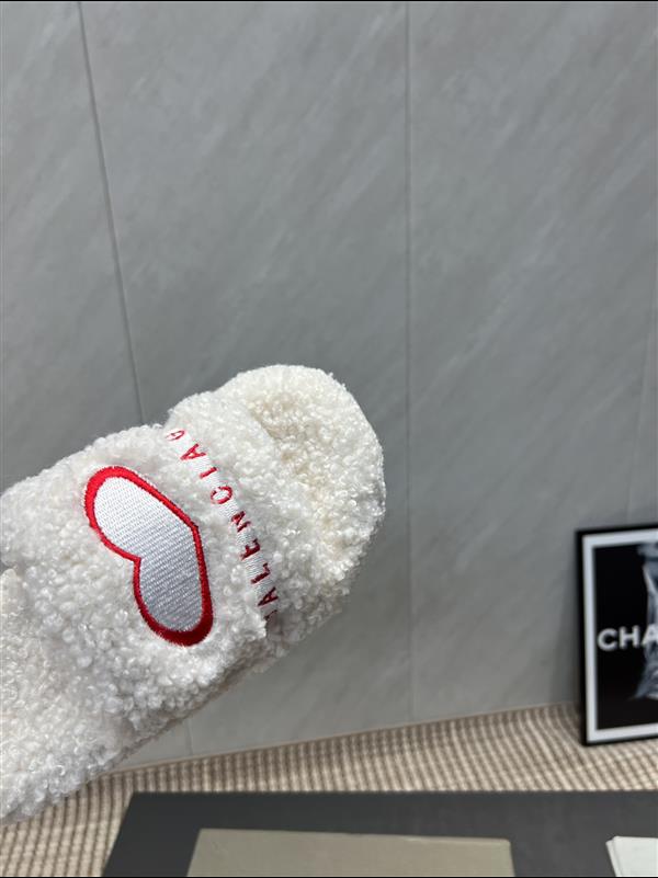 2025112818448740 210